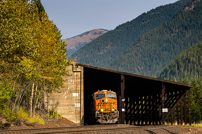BNSF locomotive operating in Montana, one of the six states recognized in this year’s Tracking to Zero awards.