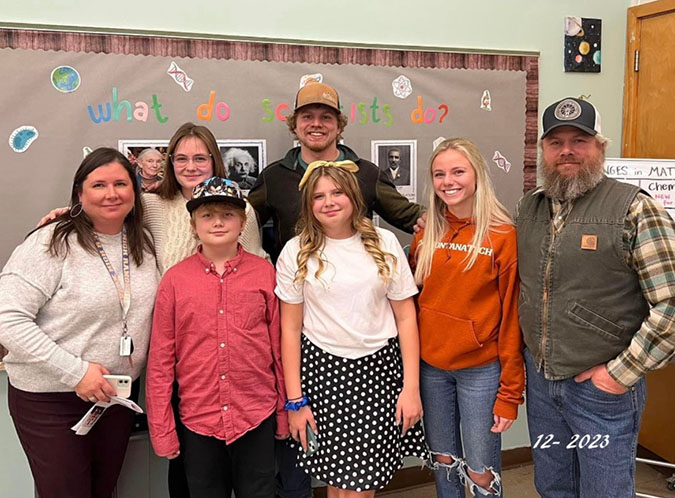  Ben Hampson, his children and his wife Brittany